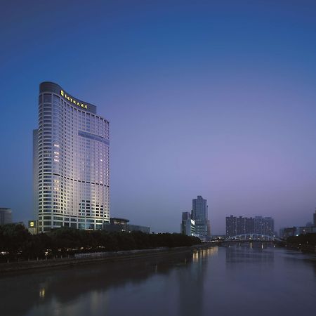 Shangri-La Ningbo - The Three Rivers Intersection Hotel Екстериор снимка